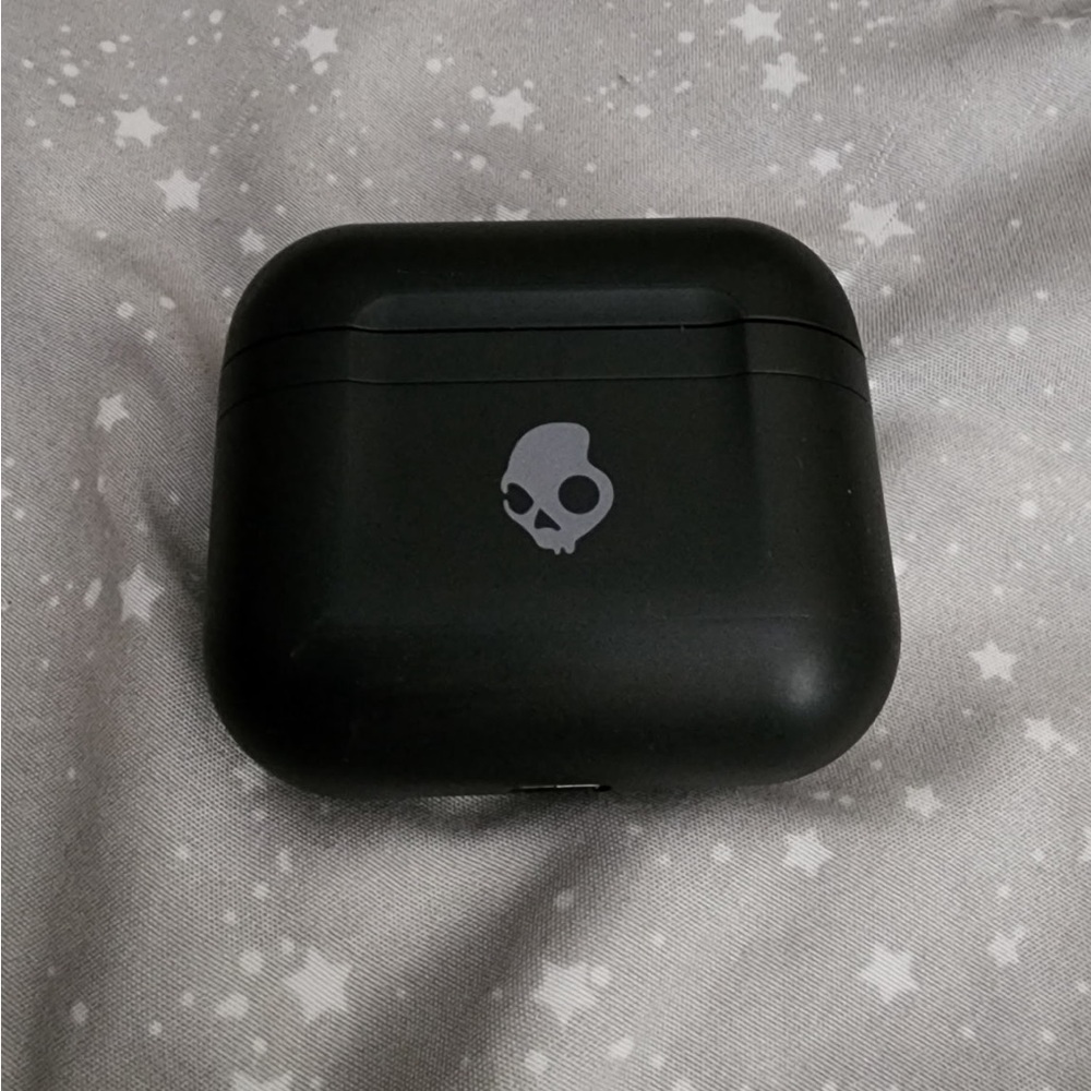 Skullcandy Black Earbud Case with Logo